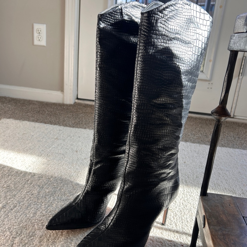 SCHUTZ Black Croc-Embossed Heeled Boots